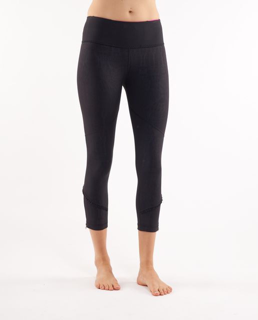 Lululemon Athletica Run Stay On Course Cropped Leggings Size 6