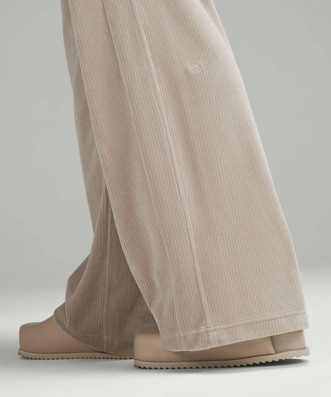 Lululemon Scuba Mid-Rise Wide-Leg Pant *Velvet Cord - Riverstone