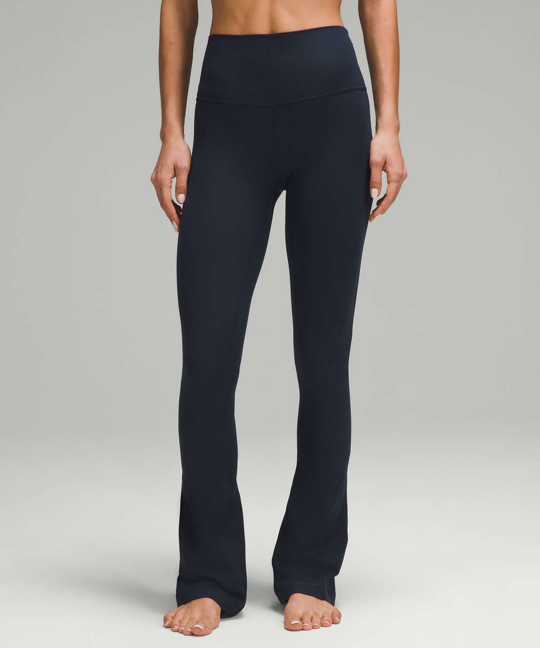 Comparing @lululemon groove pant with the align mini flare. I