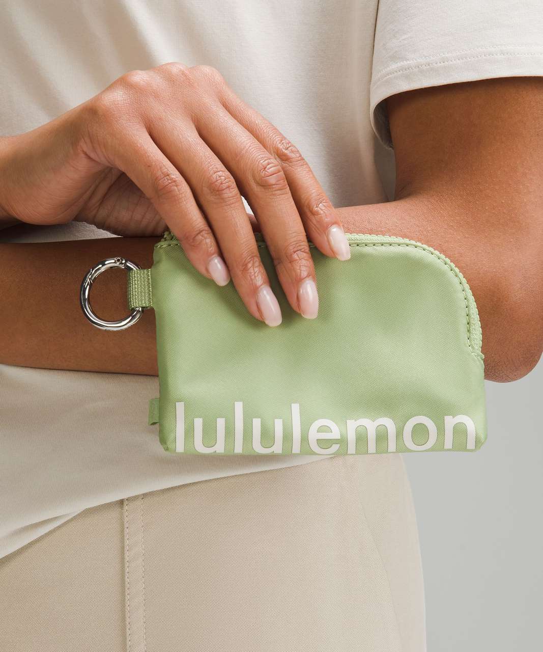 Lululemon Clippable Card Pouch - Edamame Green / White Opal