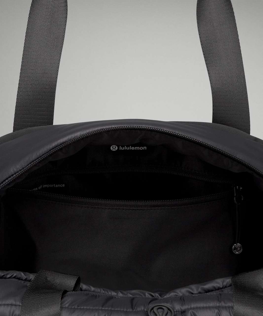 Lululemon Wunder Puff Duffle Bag 29L - Black - lulu fanatics