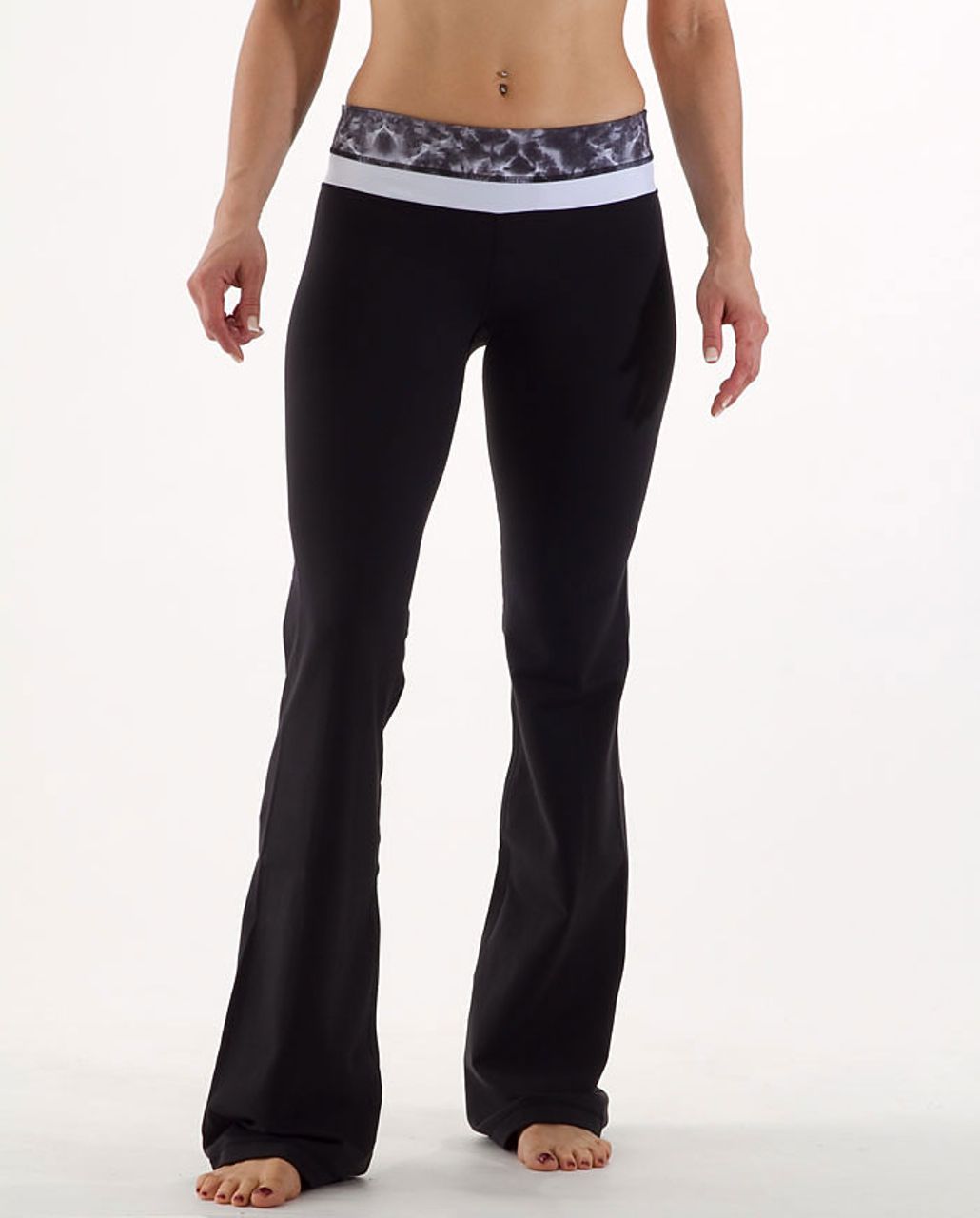 Lululemon Groove Pant (Regular) - Black /  Black Roses Print /  White