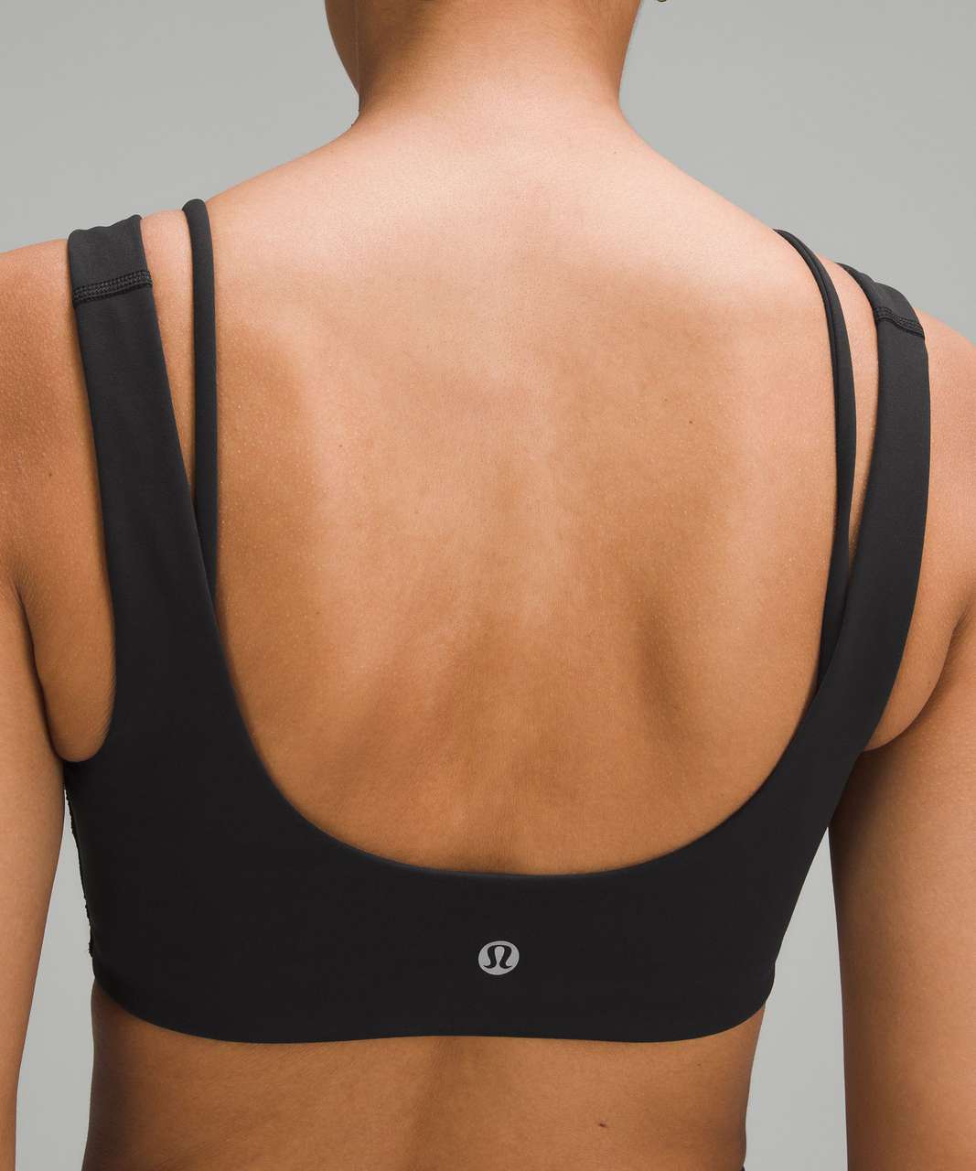 White/ Black Sports Bra with Closed Back – WillowLaneClothing