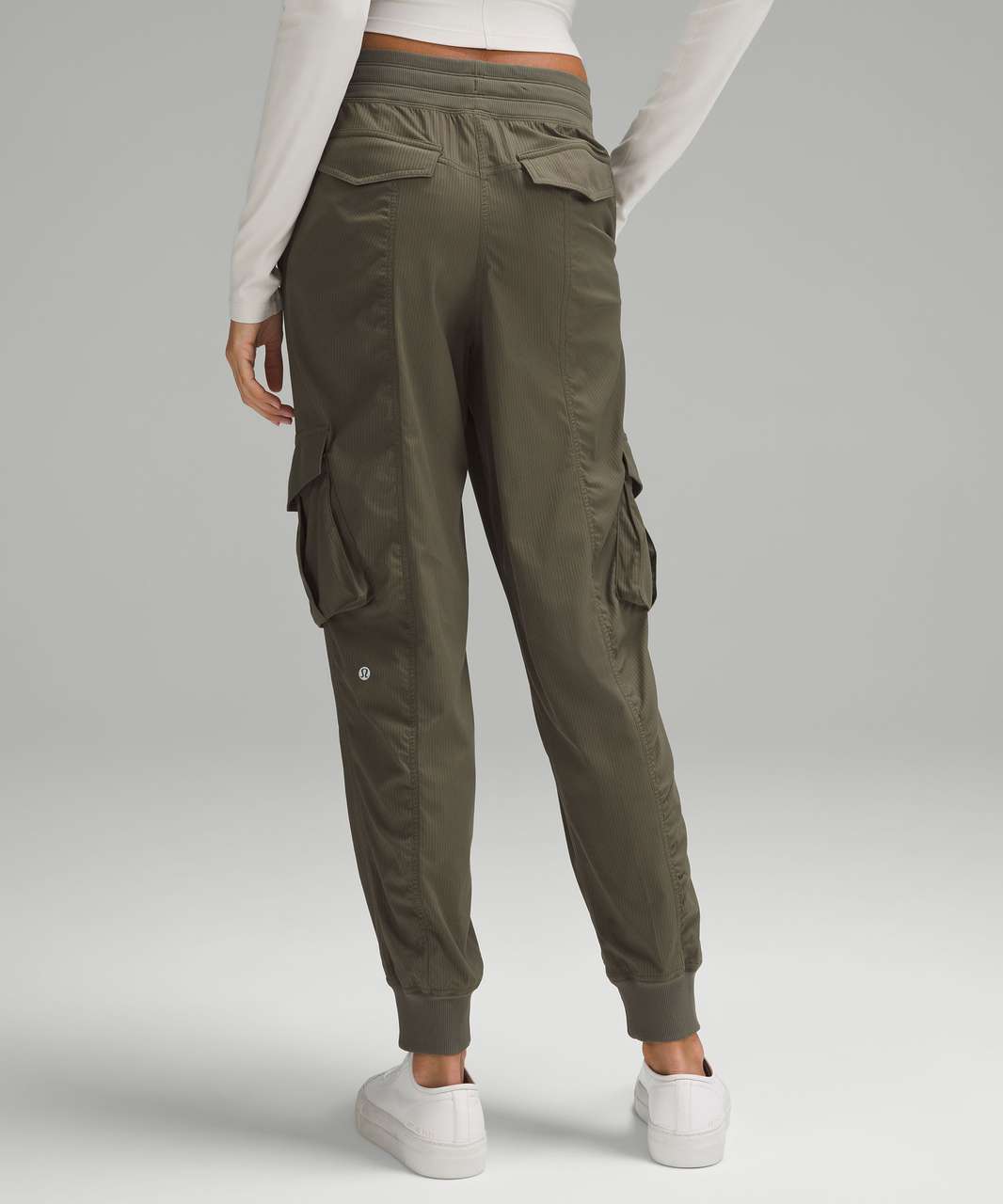 Alan Jones Clothing Women's Slim Fit Trackpants (WM20-JOG-P08-OLIVE-XS_Olive  Green_X-Small) : Amazon.in: Fashion
