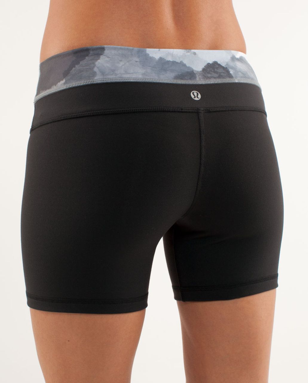 Lululemon Groove Short - Black /  White Coal Tinted Canvas Super