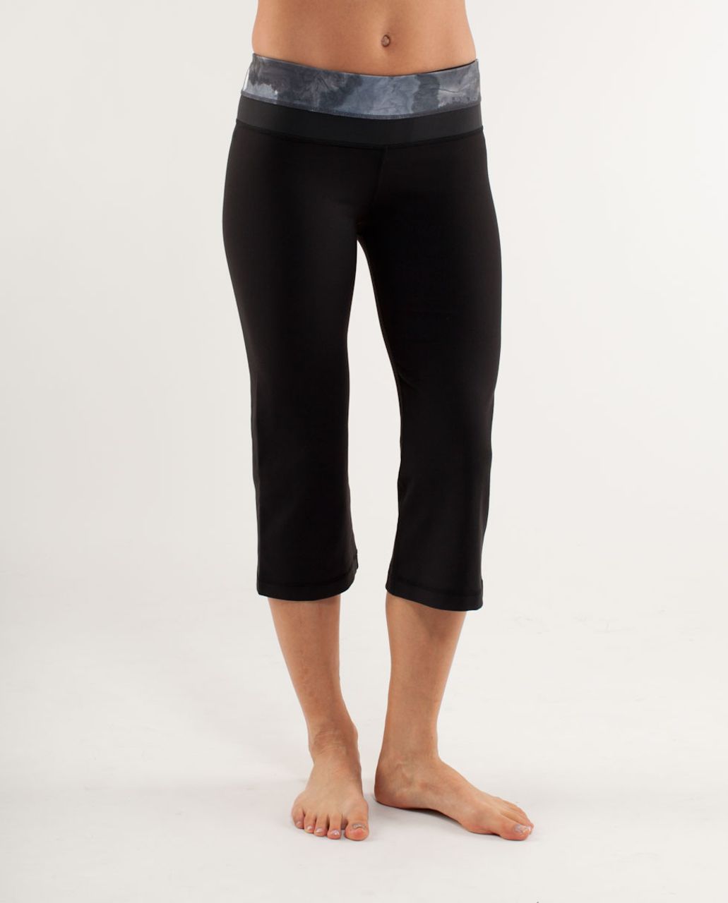 Lululemon Groove Crop - Black / White Coal Tinted Canvas Super - lulu ...