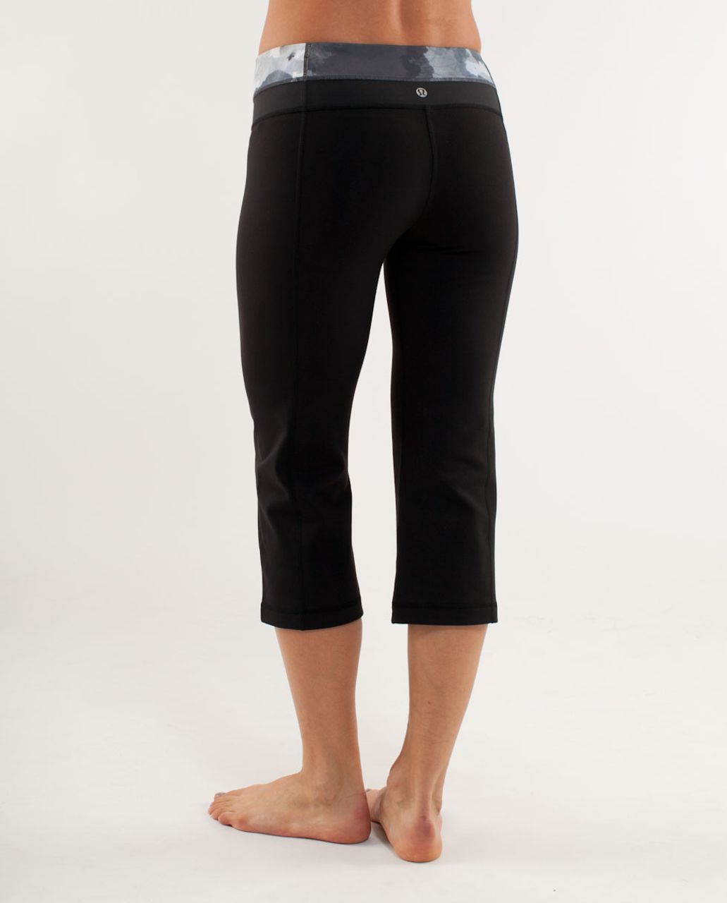 Lululemon Groove Crop - Black /  White Coal Tinted Canvas Super