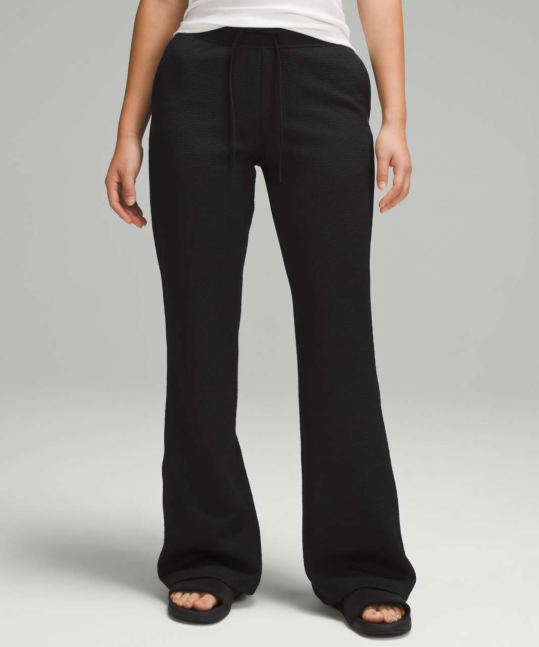 Lululemon Textured High-Rise Flared Track Pant 32 Lululemon Textured High-Rise Flared Track Pant 32