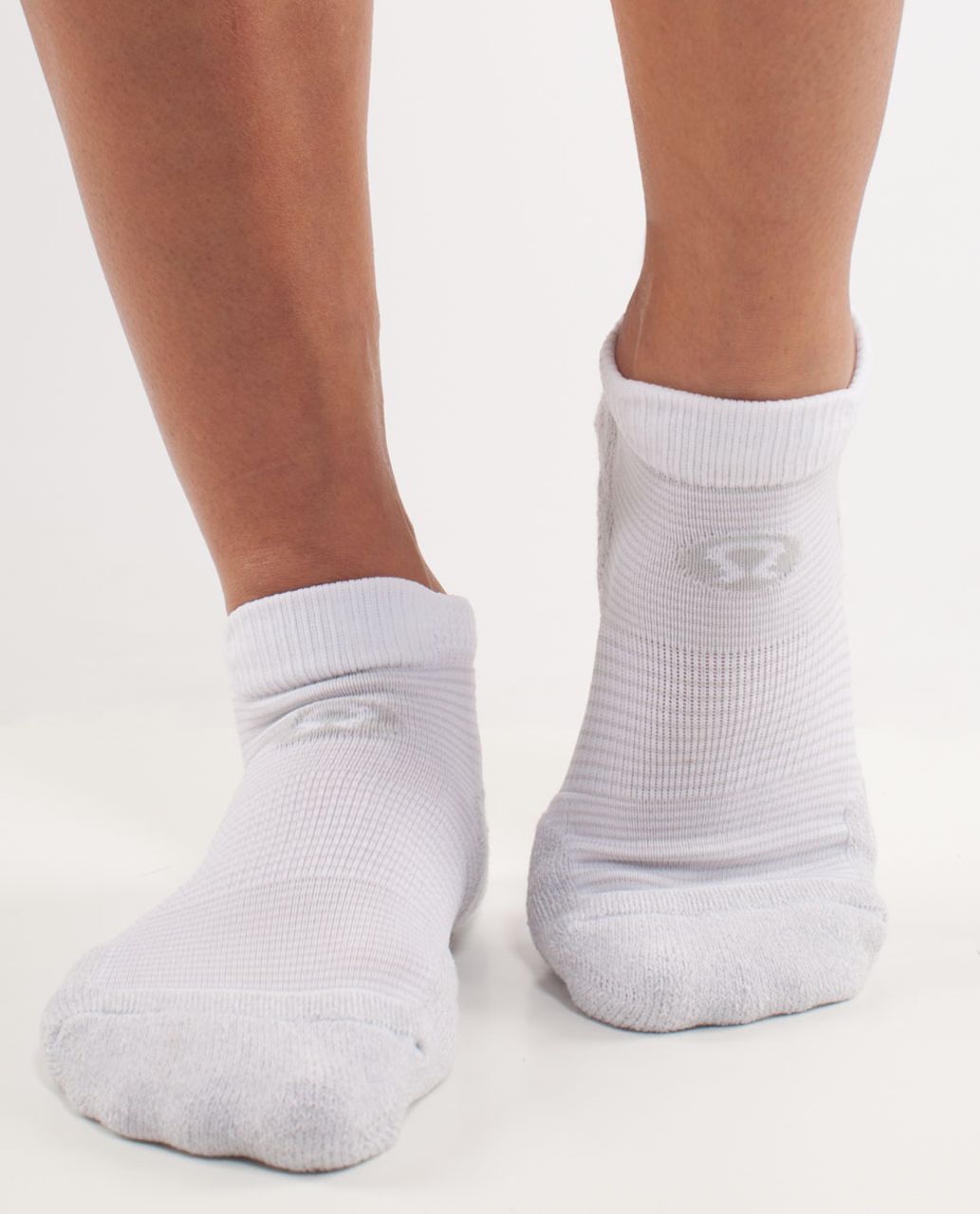 Lululemon Women's Ultimate Padded Run Sock - White Silver Spoon Feeder Stripe