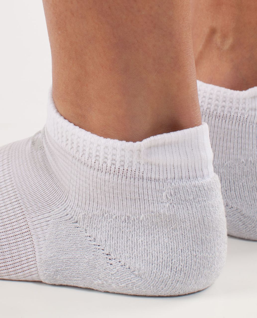 Lululemon Women's Ultimate Padded Run Sock - White Silver Spoon Feeder Stripe