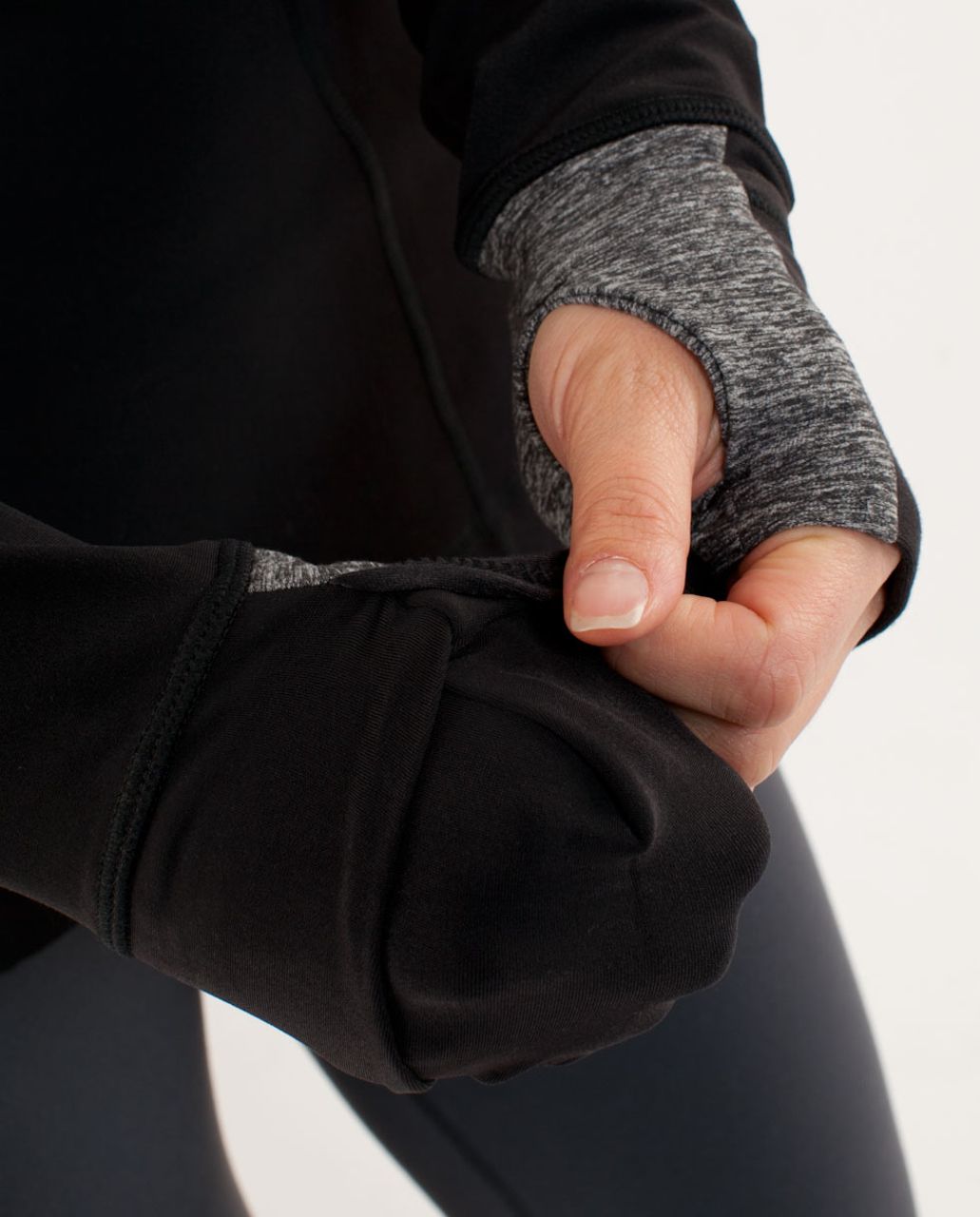 Lululemon Run:  Distance Pullover - Black /  Heathered Black