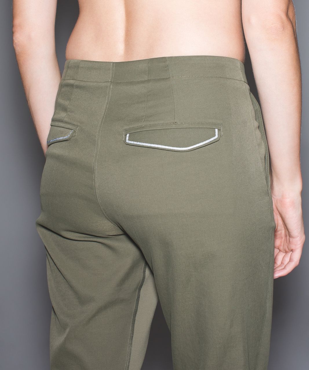 Lululemon &go City Trek Trouser - Fatigue Green