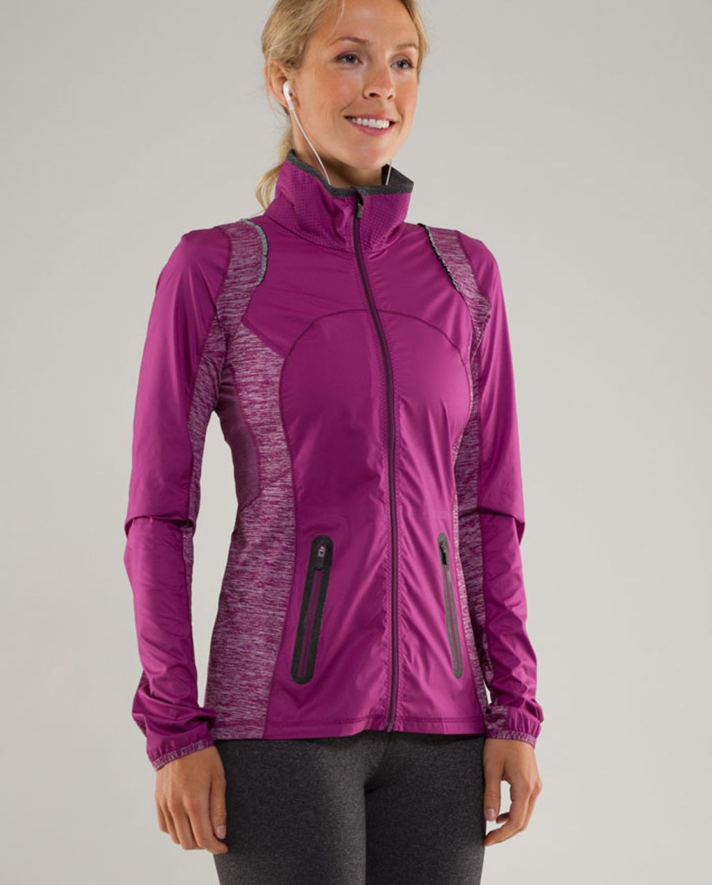 Lululemon Run:  Featherweight Hybrid Jacket - Dew Berry /  Black