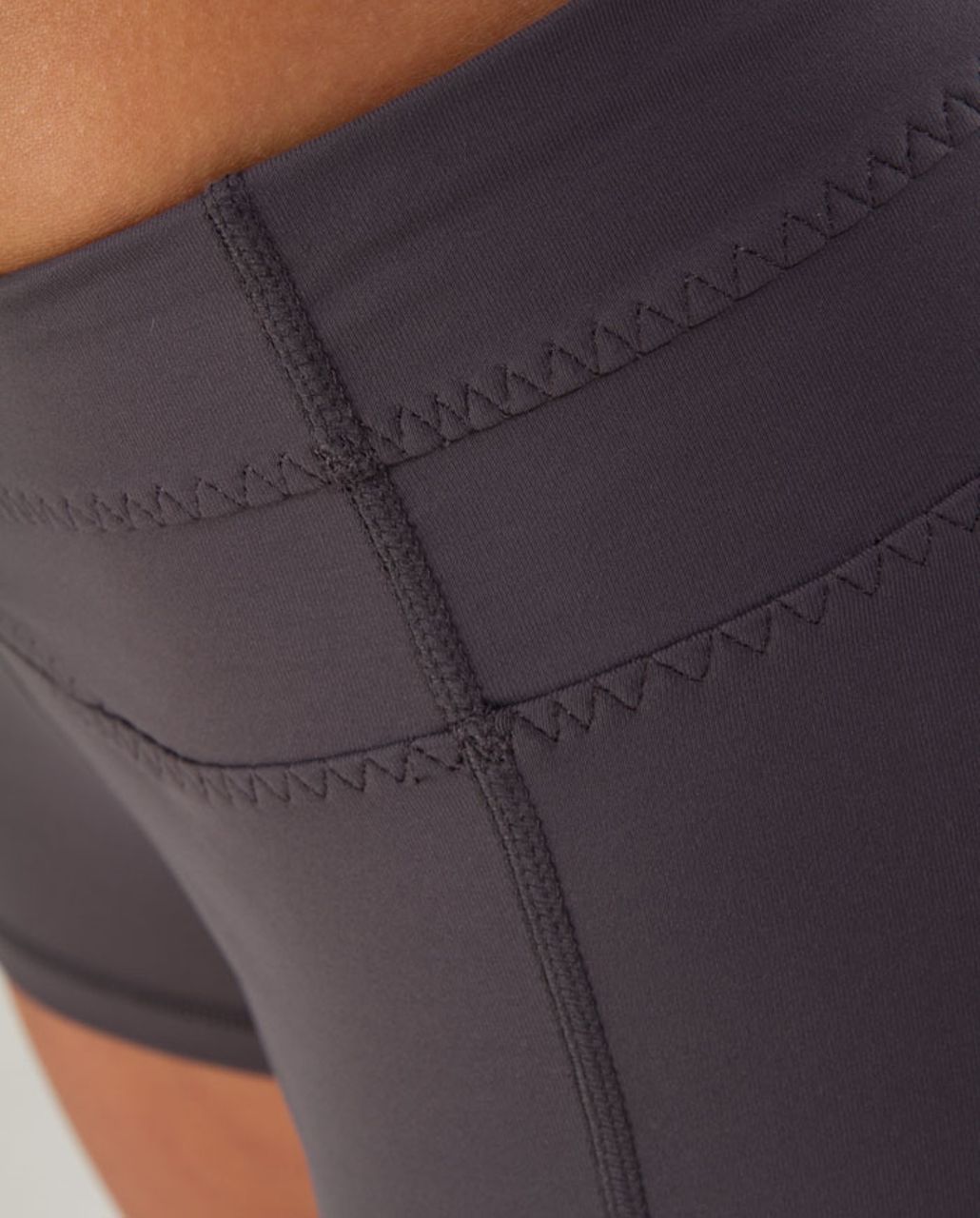 Lululemon Warrior II Hot Short - Coal