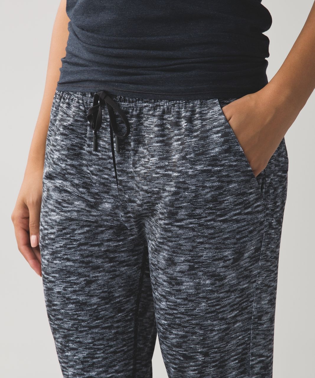 Lululemon Jet Crop (Slim) - Dramatic Static White Black