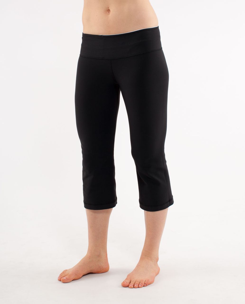 Lululemon Groove Crop - Black /  Silver Spoon White Narrow Bold Multi Stripe /  White Silver Spoon Wide Bolt Stre