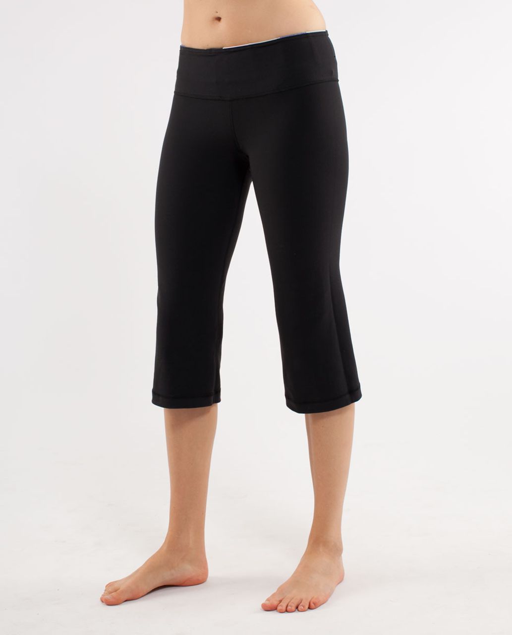 Lululemon Groove Crop - Black /  Quilting Winter 19 /  Deep Coal Silver Spoon Pique