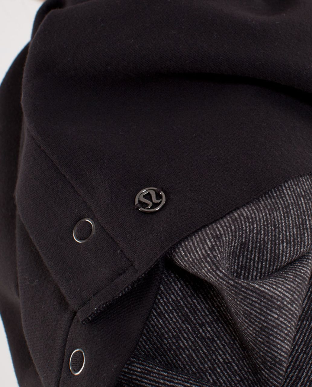 Lululemon Vinyasa Scarf - Black /  Wee Stripe Black Heathered Black