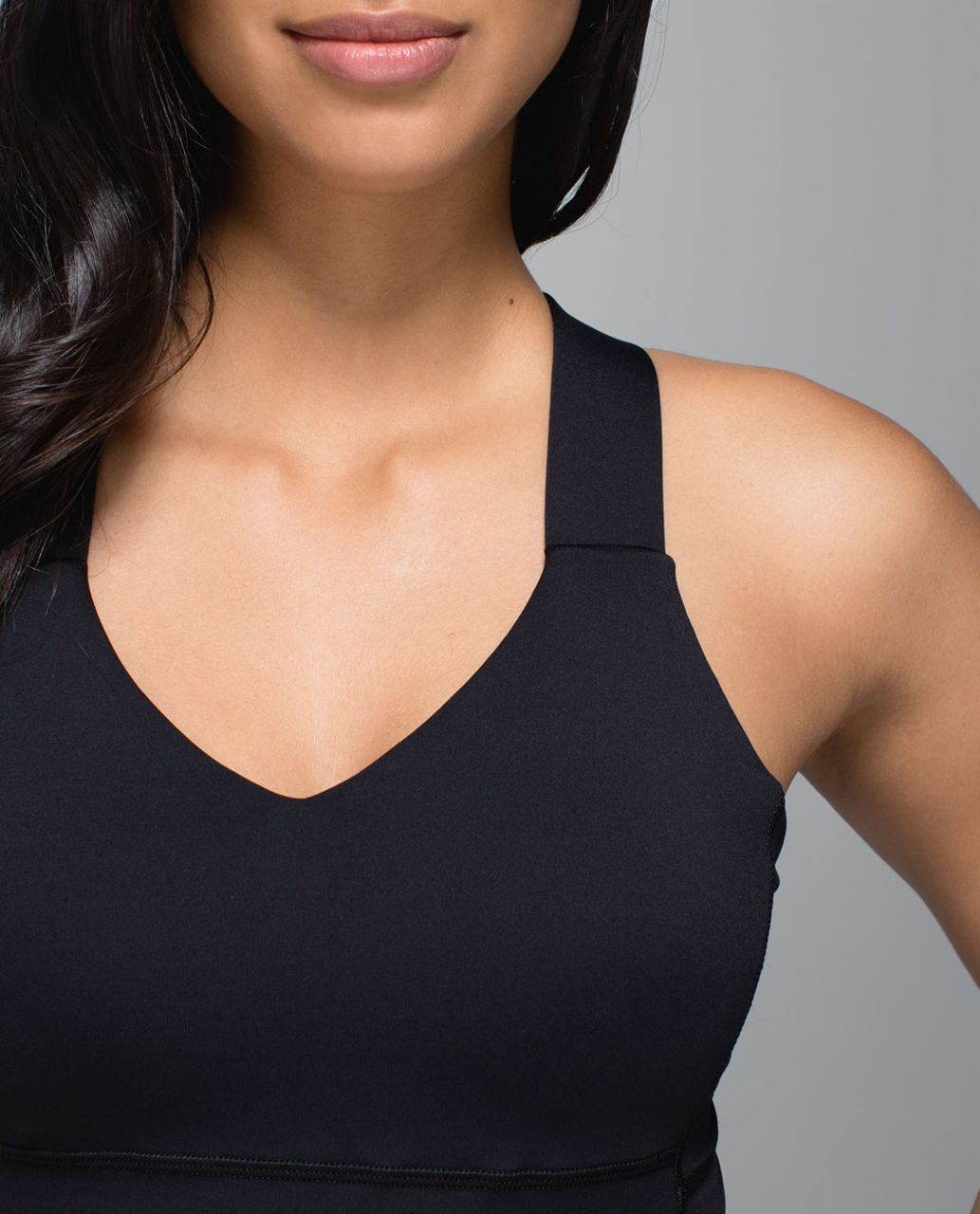 Lululemon Women’s Black cutout tank top w/ built-in bra - Size 6 EUC