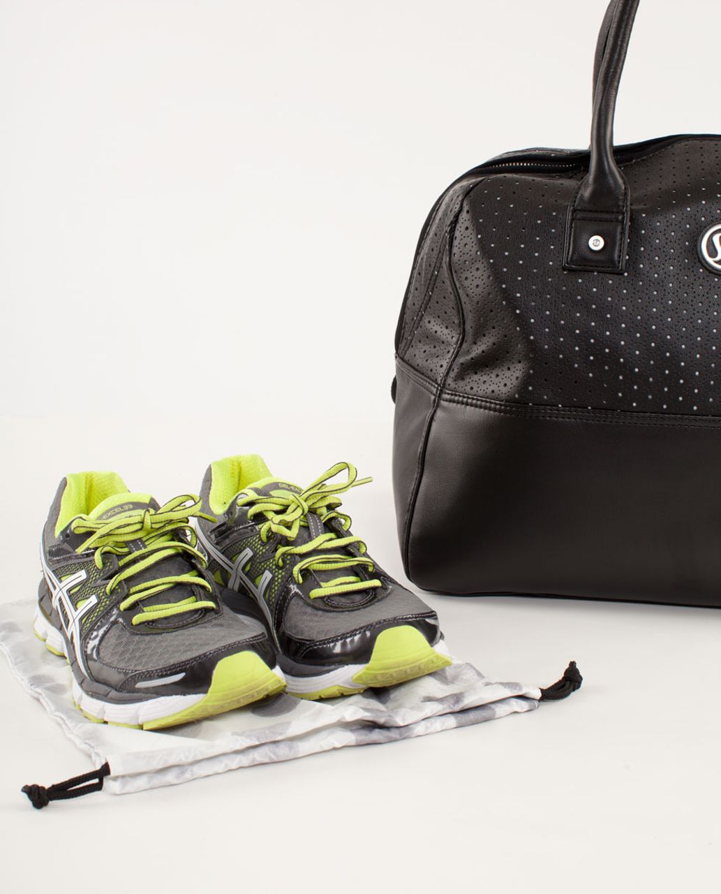 Lululemon Daily Gym Bag - Black - lulu fanatics