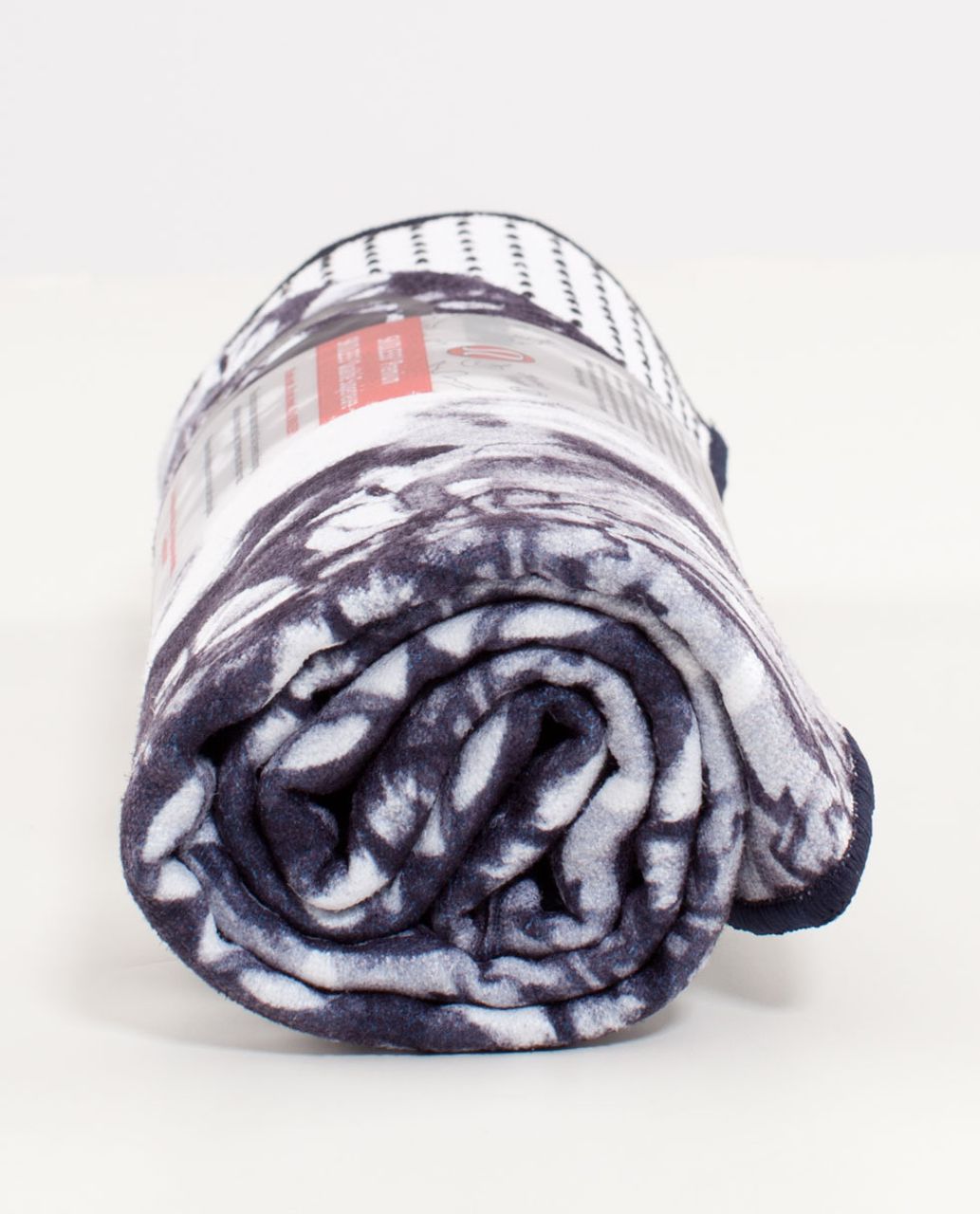 Lululemon Skidless Towel - Ink Blot White Deep Indigo