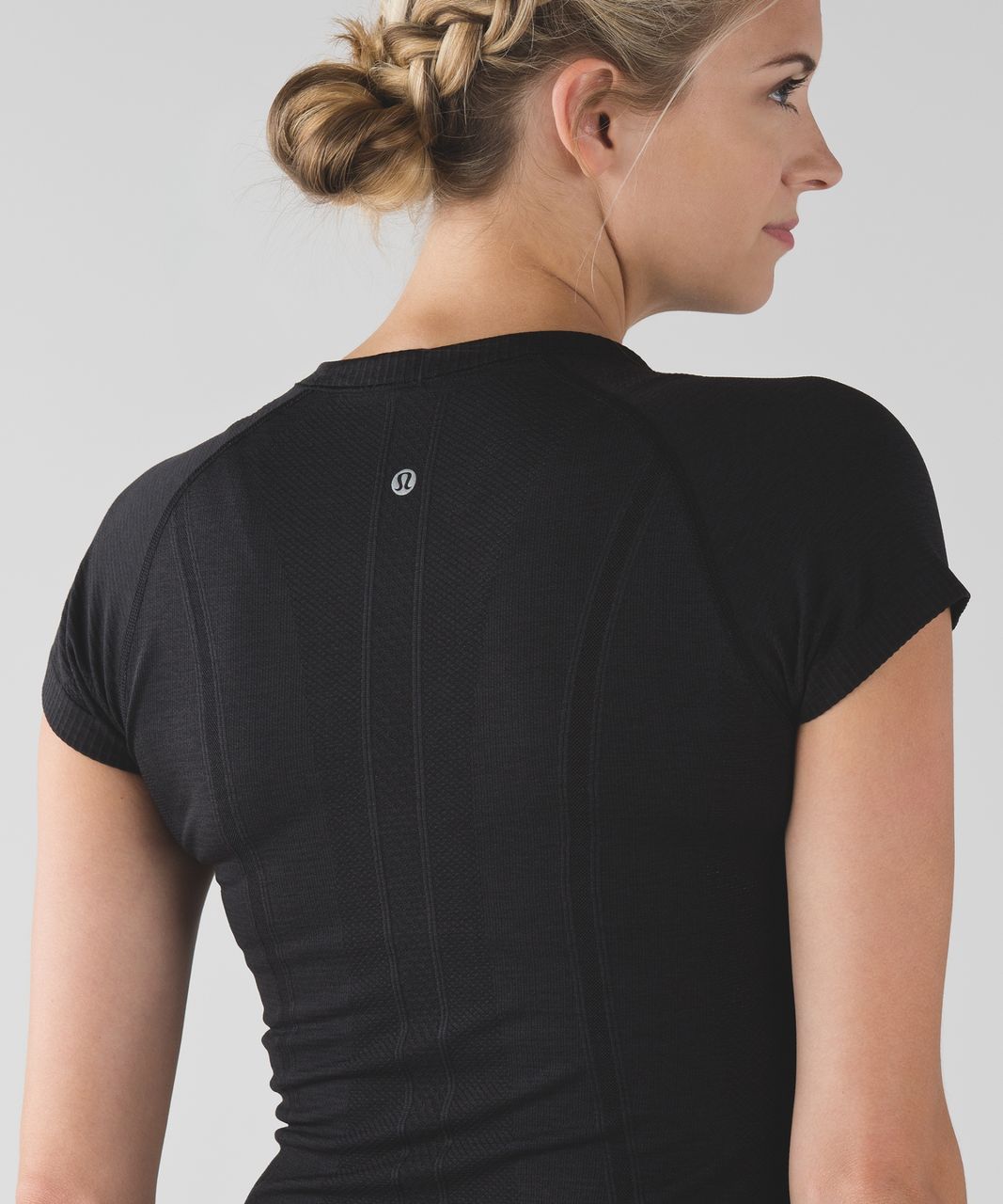 Lululemon Swiftly Tech Short Sleeve Crew - Black / Black