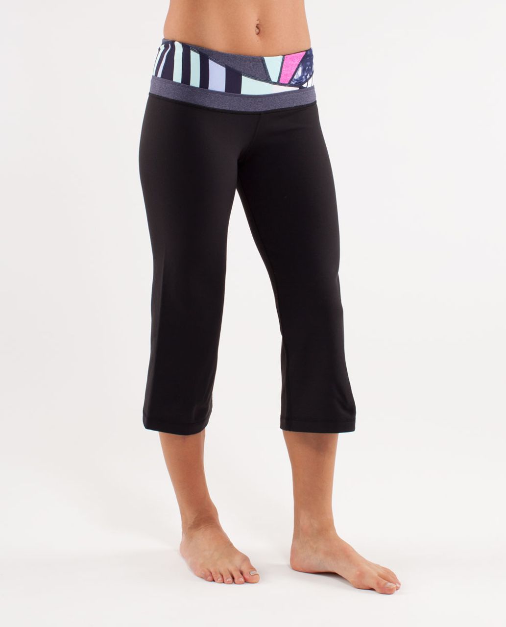 Lululemon Groove Crop - Black /  Quilting Spring 13 /  Heathered Deep Indigo