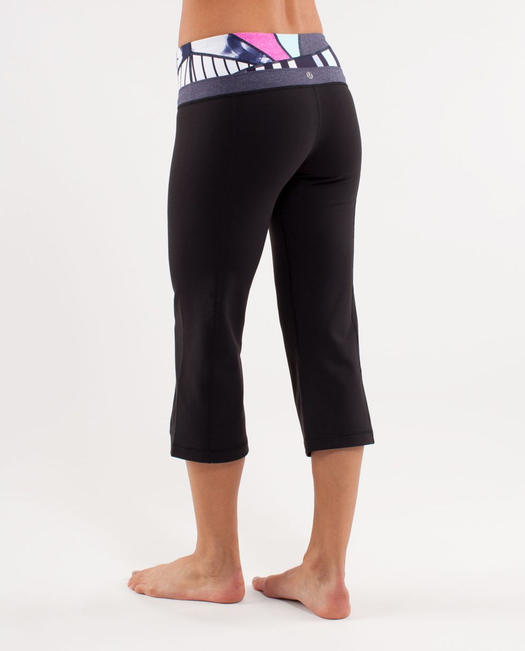 Lululemon Groove Crop - Black /  Quilting Spring 13 /  Heathered Deep Indigo