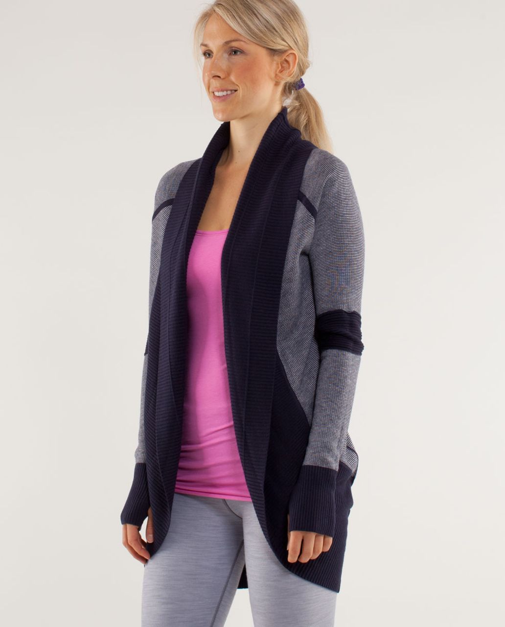 Lululemon Transformation Wrap - Deep Indigo /  White