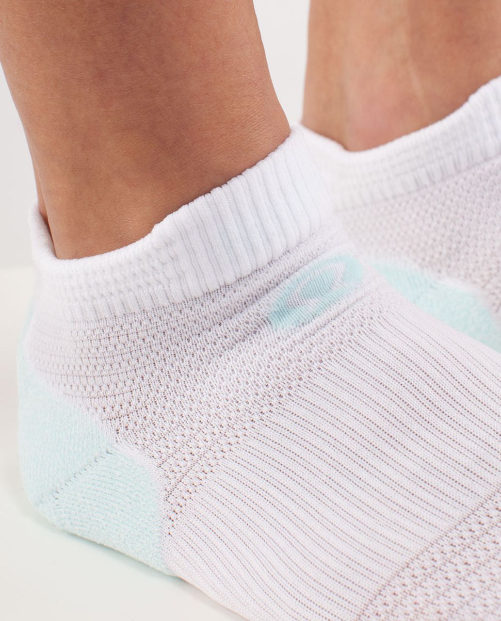 Lululemon Women's Ultimate Padded Run Sock - Aquamarine /  White