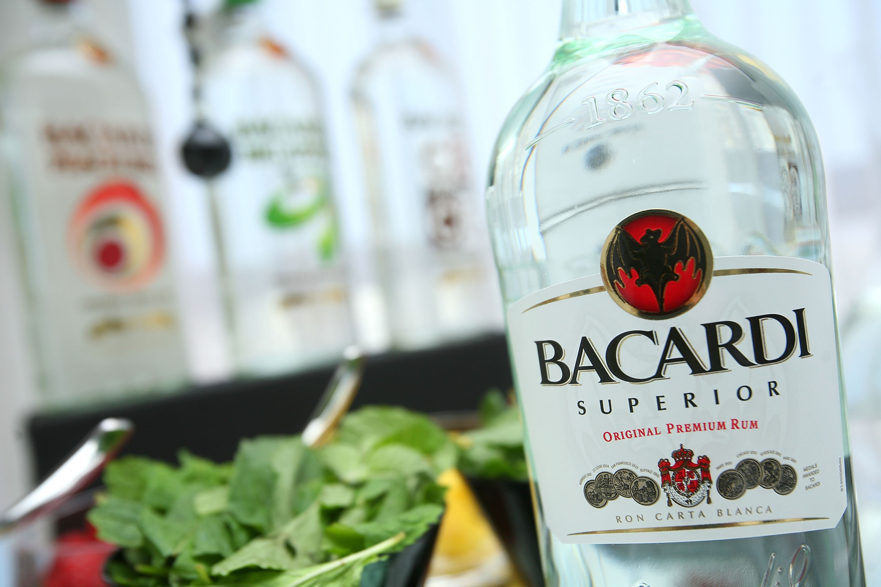 Quảng cáo rượu Bacardi 