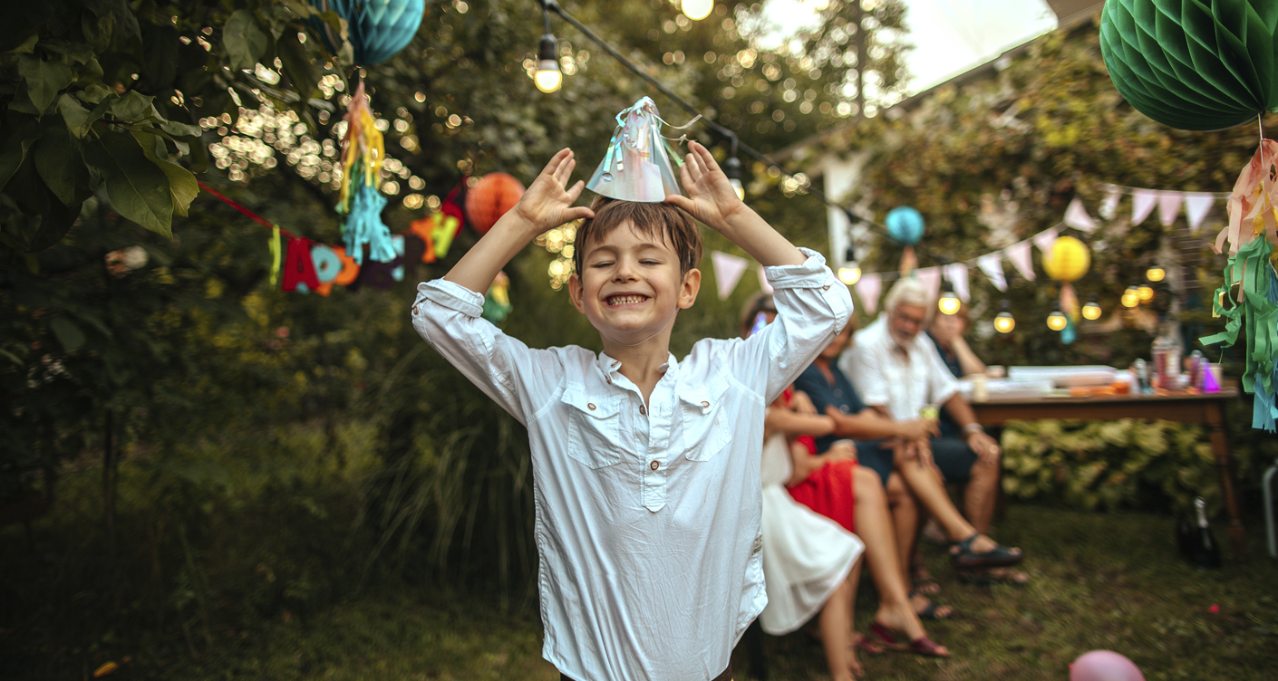 Spiele Fur Den Kindergeburtstag 10 Ideen Fur Drinnen Und Draussen