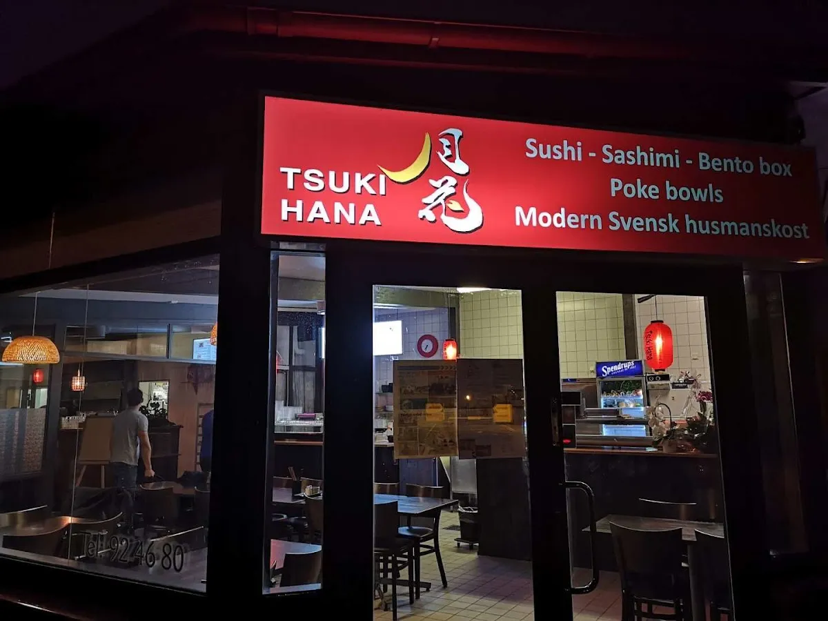 Tsuki Hana