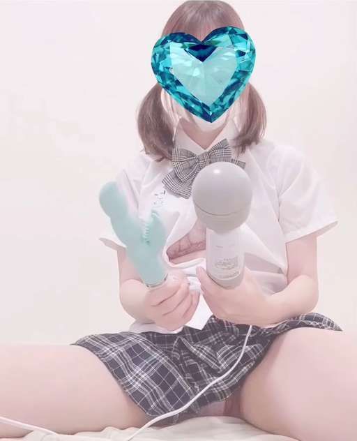 顔出し制服おな動画♡