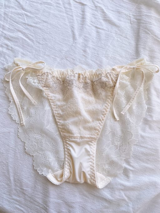 【チュチュアンナ】紐パン🤍