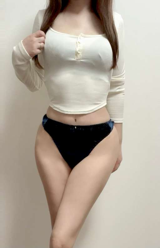 1日着用＋オナ1回付き❣️紺のTバック♡