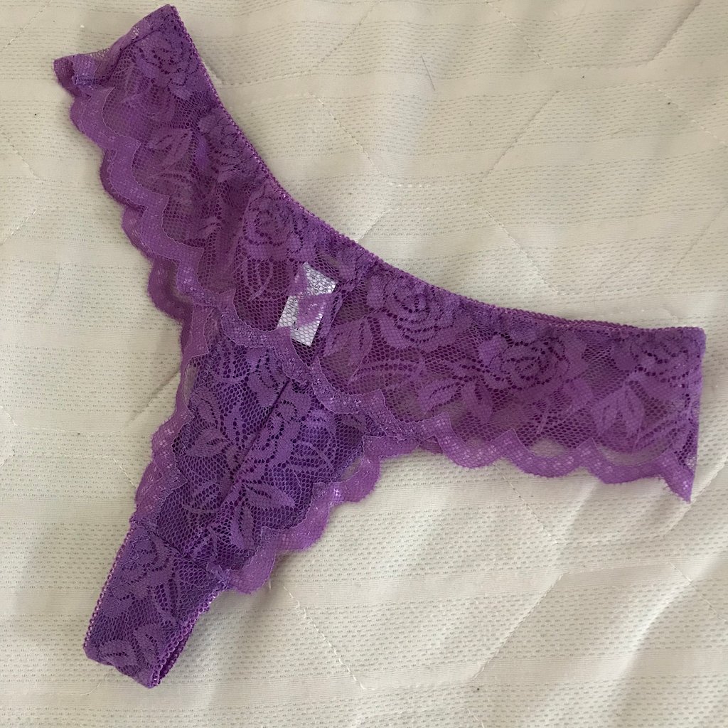 熟女の汚れたTバック下着 