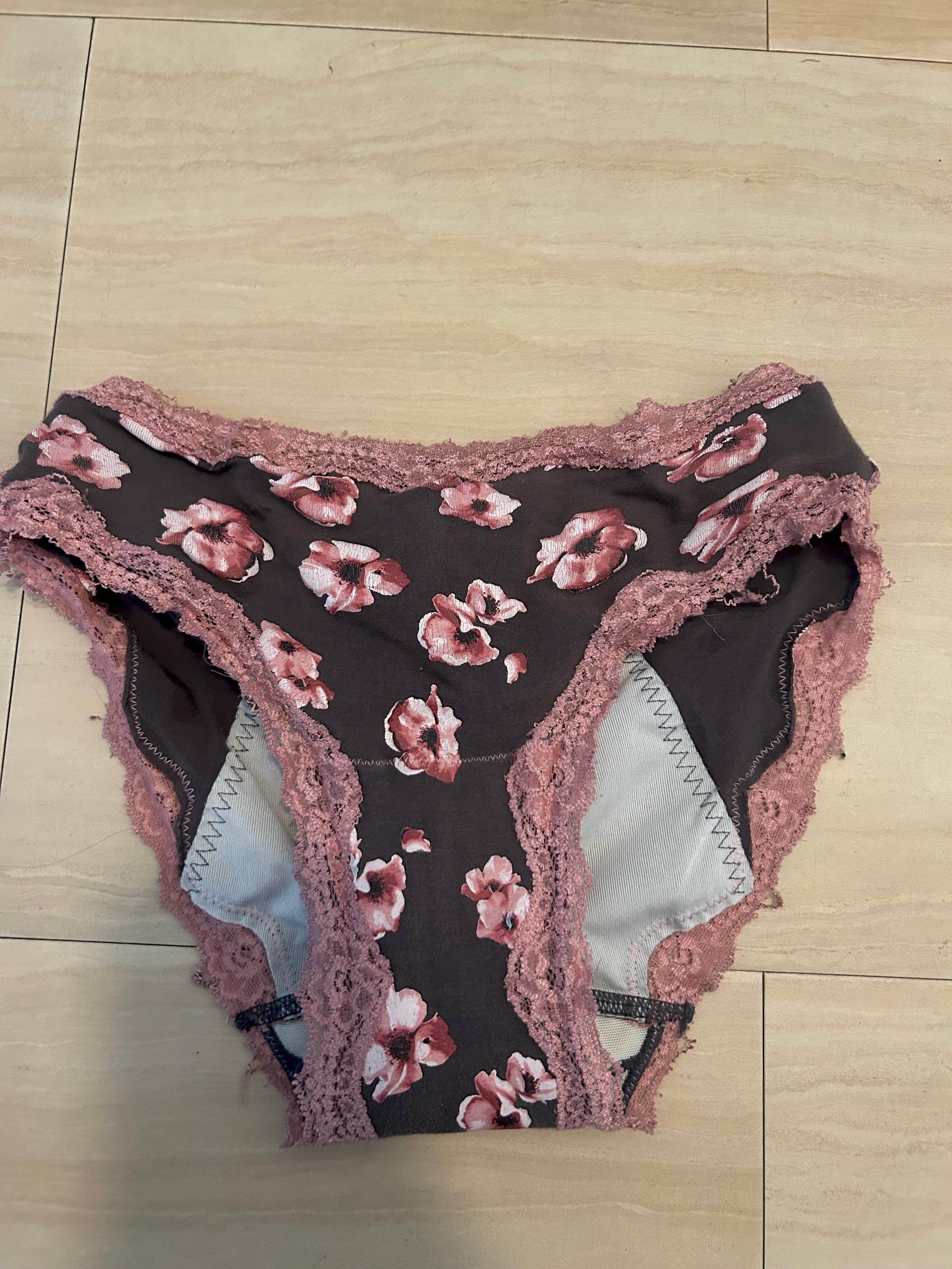 熟女の汚れたTバック下着 JKから履き古し♡サニタリーパンツ♡ - Luscio ラシオ