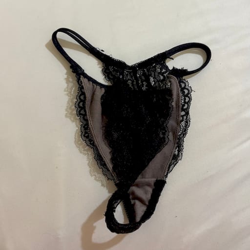 大学時代からのおしり丸見えパンツ♡着画付き