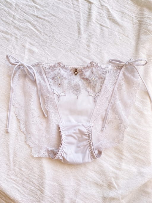 【チュチュアンナ】紐パン🤍