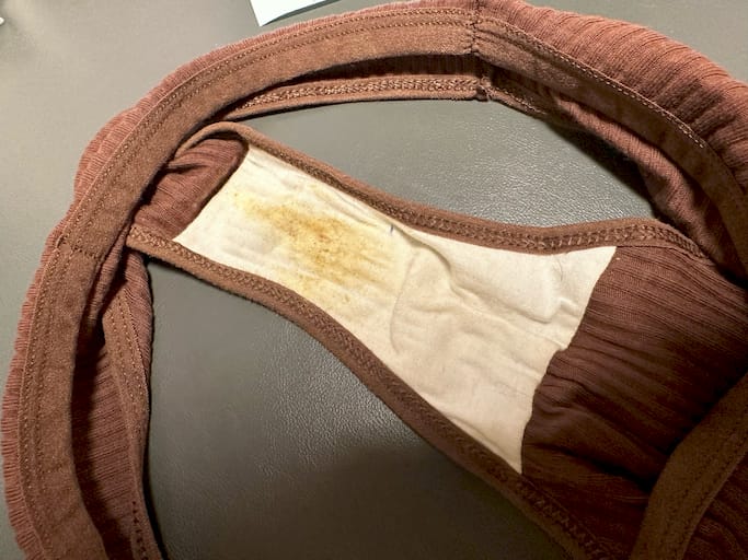 ブラウン色のパンティ