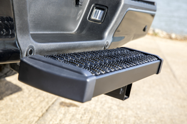 Grip Step™ receiver hitch step