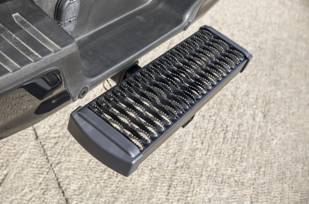 LUVERNE Grip Step™ receiver hitch step