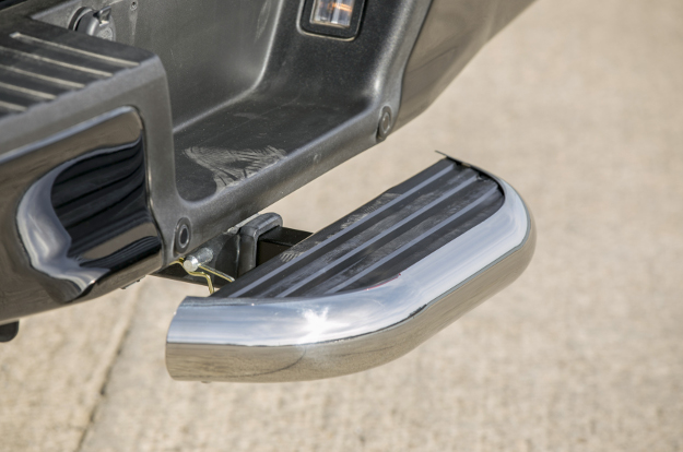 LUVERNE MegaStep® receiver hitch step