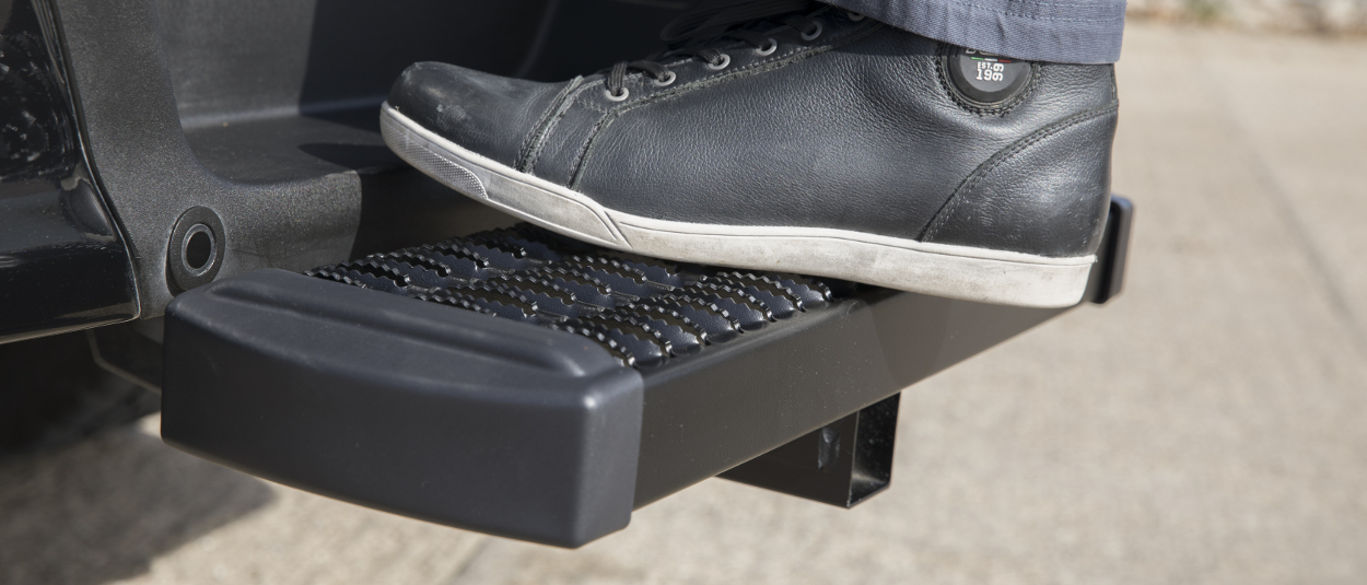 LUVERNE receiver hitch step - work shoe