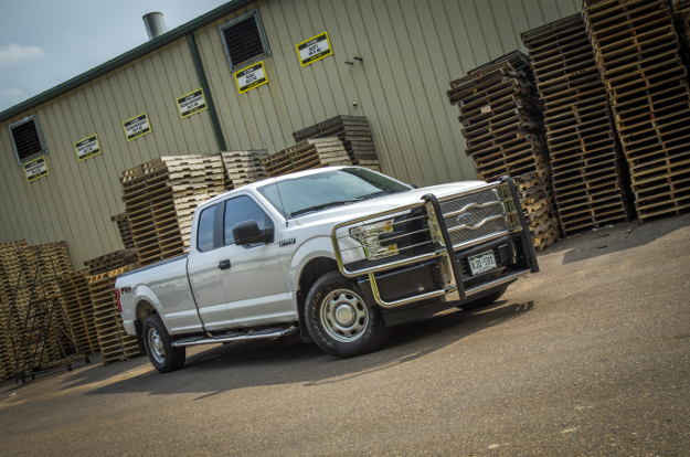 White Ford F150 with LUVERNE Prowler Max™ truck grille guard