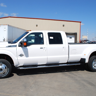 2012 Ford F350 Super Duty with LUVERNE Regal 7™ truck side steps