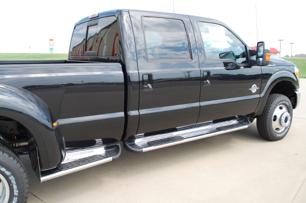 Ford F350 with LUVERNE Side Entry Steps and Box Extensions