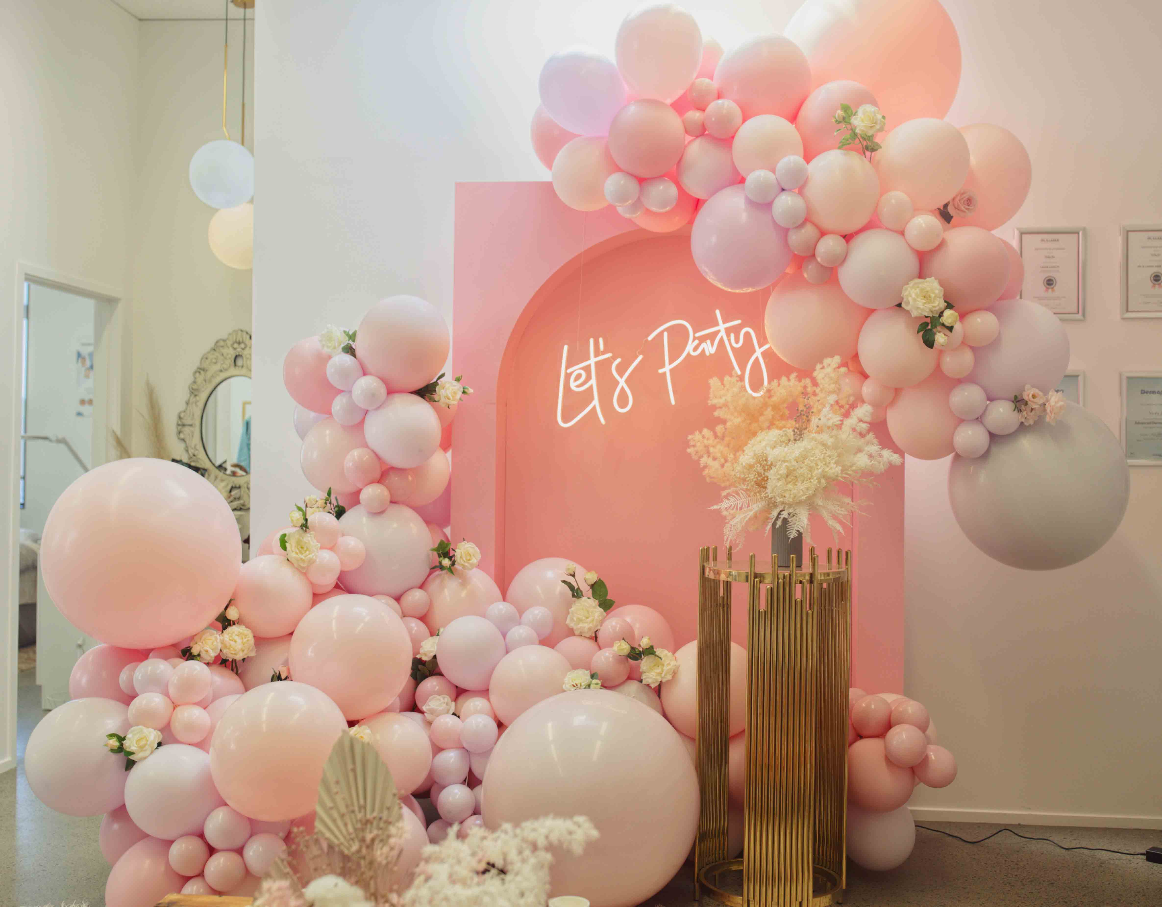 Styling & Hire Luxe Dream, Florals by Luxe Dream Floral Studio, Balloons by Champers Party Shop 