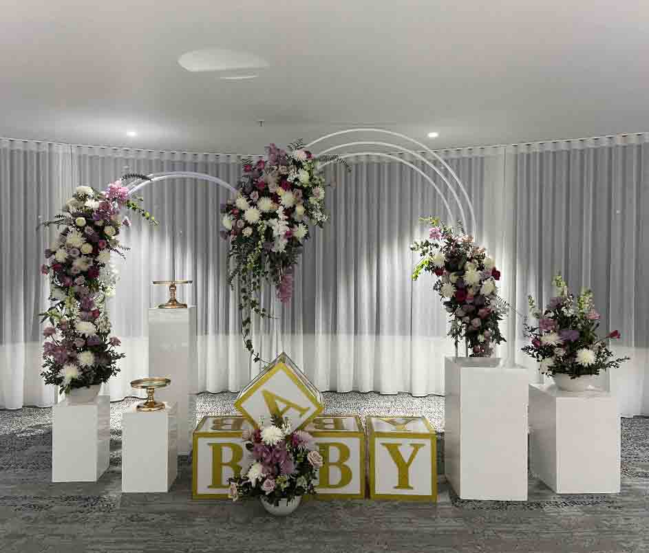 BABY Acrylic Blocks + White Arch + White Plinths by Luxe Dream 